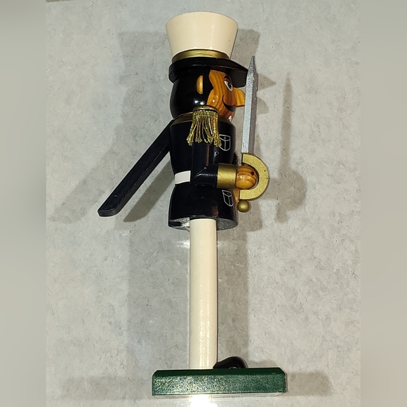 LIMITED EDITION HAND CRAFTED WOOD MILTARY SOLIDER HOLIDAY NUT CRACKER #62 of 472 - Picture 7 of 13